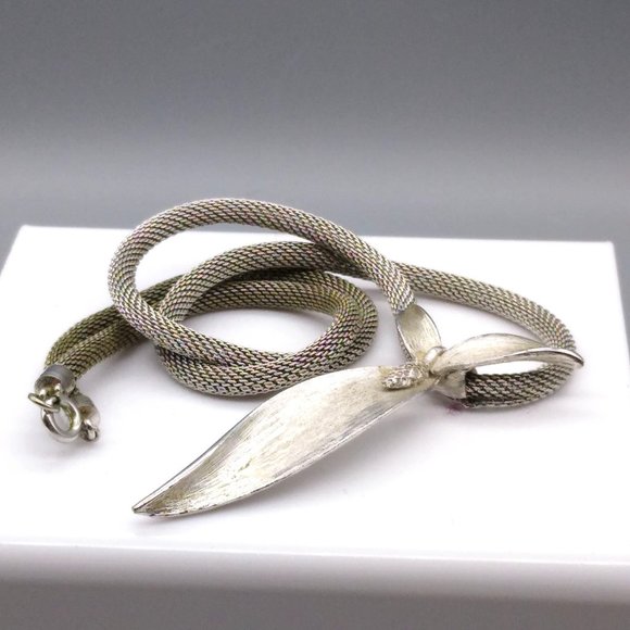 Vintage Judy Lee Mesh Chain Necklace with Brushed Silver Tone Mod Pendant - Picture 2 of 5